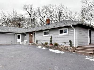 100 Fuller Rd, Hinsdale, IL, 60521