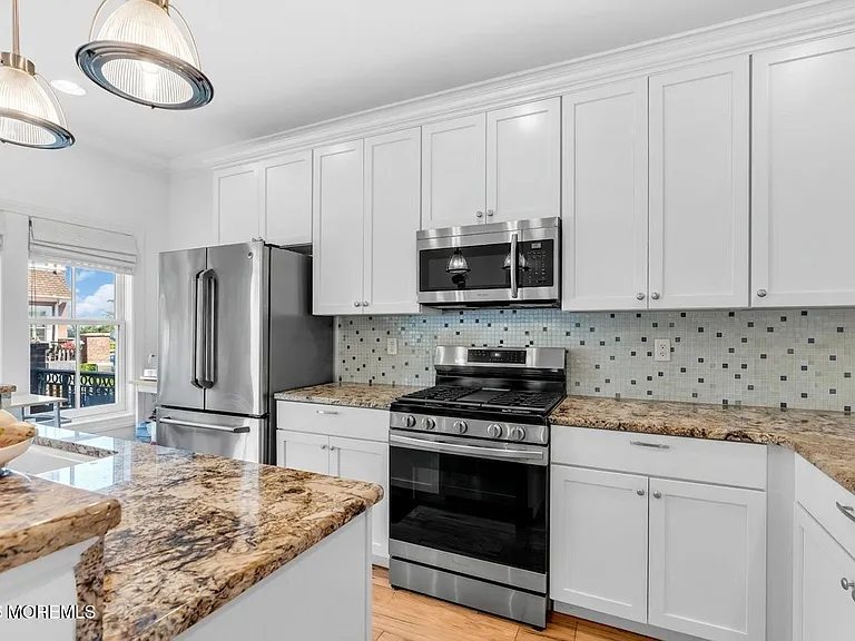 4 Grove Ct — Photo 11