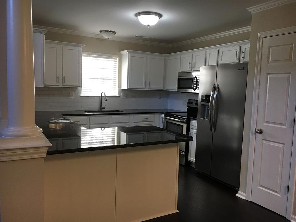 Granite, Subway Tile, Frigidare Gallery Appliances