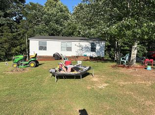 2617 Rolling Hill Rd, Yadkinville, NC 27055