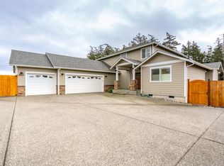 952 Lyle Ridge Cir, Oak Harbor, WA 98277