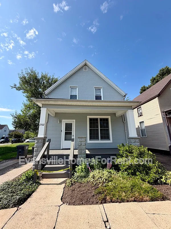 4 bed, 2.0 bath, $1,350 — Photo 1