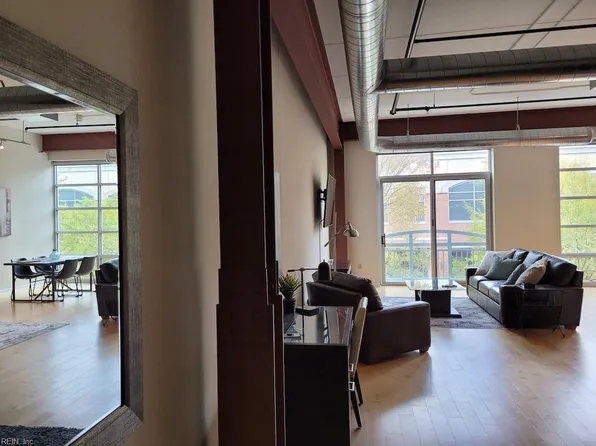 221 Market St Unit 214, Virginia Beach, VA 23462