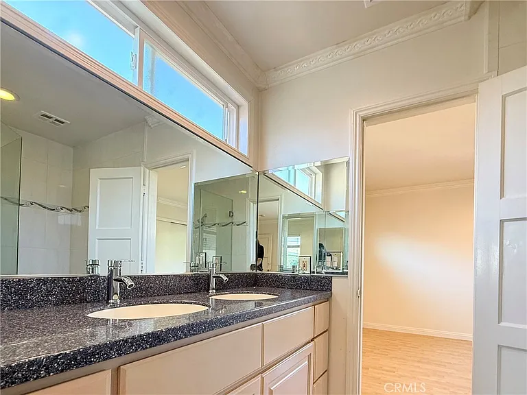 1036 S Hidalgo Ave — Photo 29