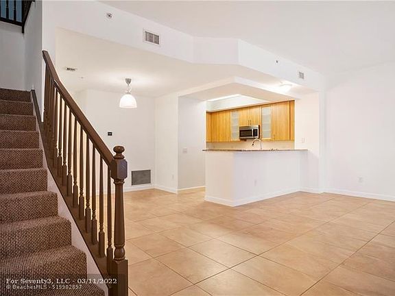 5th image of 2617 NE 14th Ave APT 113