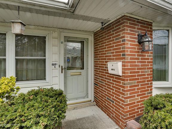 5th image of 600C Lake Point Dr #1003