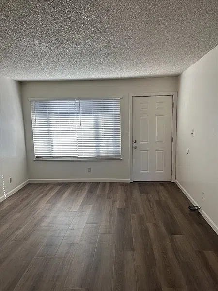2 bed, 1.0 bath, 720 sqft, $1,595 — Photo 4