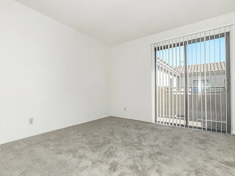 Glenoaks Terrace Apartments — Photo 38