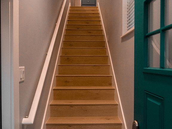 2nd image of 112 Glenwood Ct #2