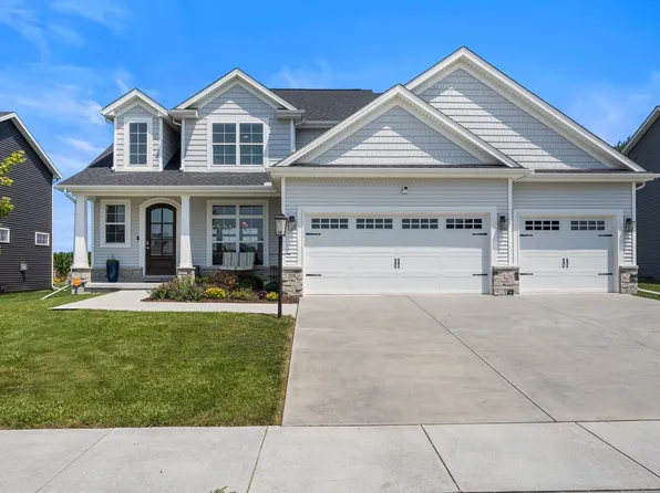 906 Declaration Dr, Savoy, IL 61874