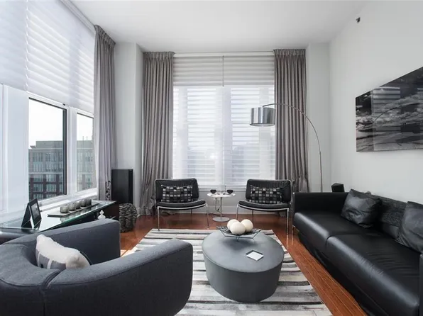 1125 Maxwell Lane image 1 of 16