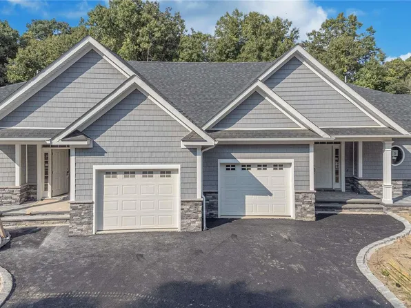 2 Primrose Lane #2, Islandia, NY 11749