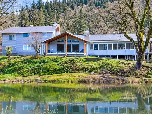16076 Oak Run Rd, Bella Vista, CA 96008