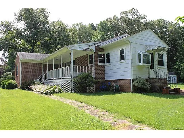 17021 Amelia Ave photo 1