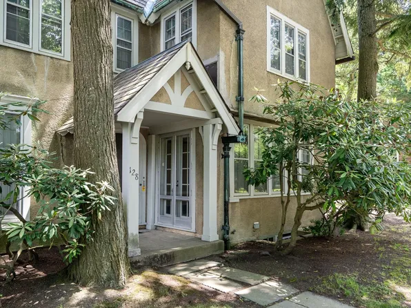 128 Dudley St, Brookline, MA 02445
