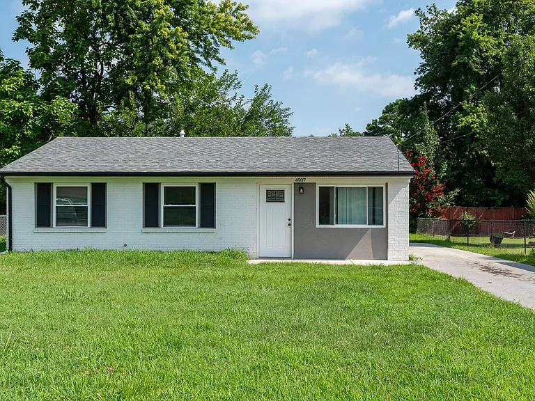 4907 Rosalind Ct — Photo 1