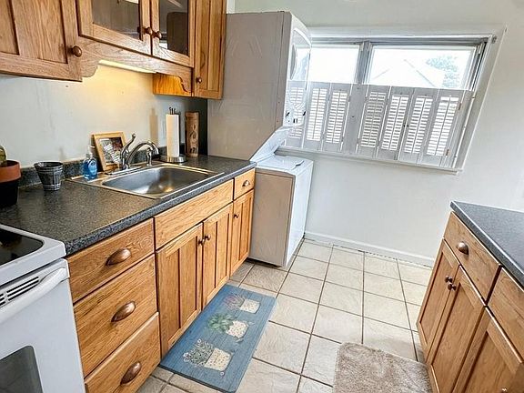 4th image of 1440 3rd St