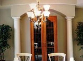 100 Coventry Ln, Edina, MN 55435