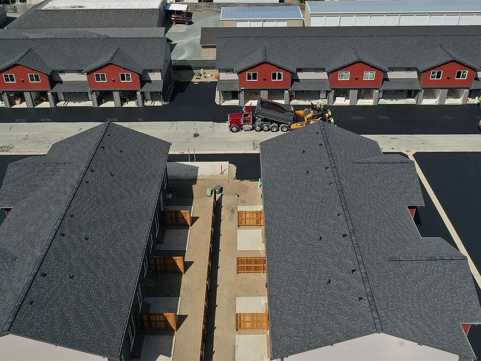 2nd image of 723 Township St Unit 101
