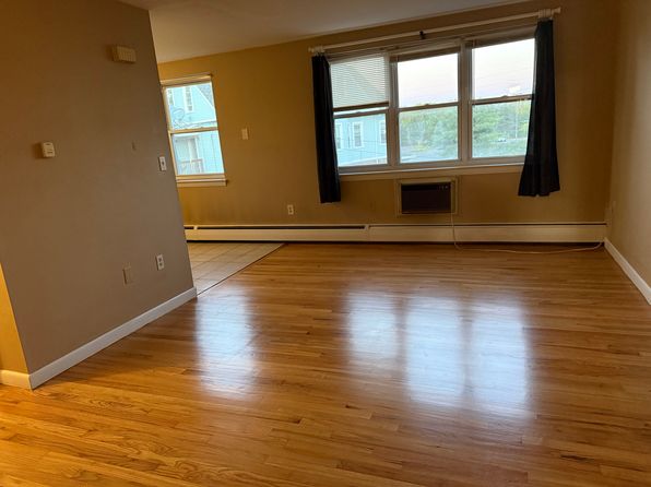 12 Merrill St APT B4