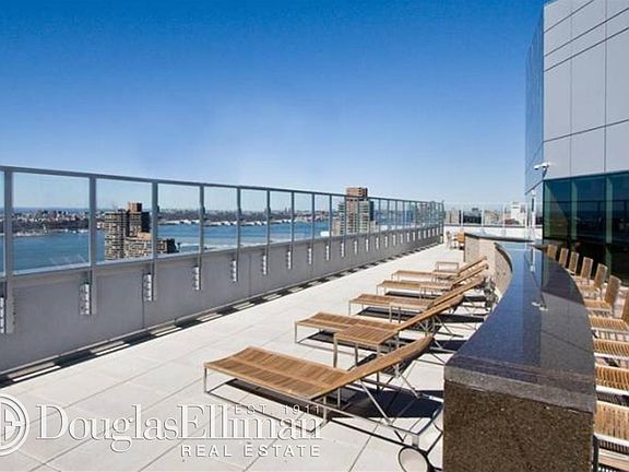 3rd image of 505 W 37th St Ph 03