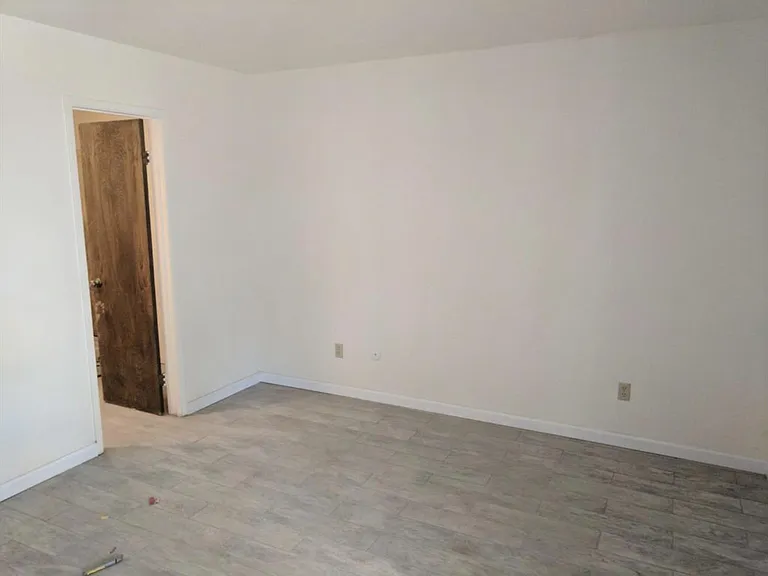 806 Arthur St — Photo 6