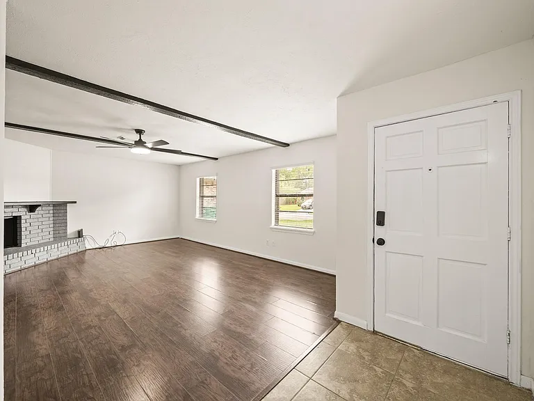 6711 Pickett Dr — Photo 3