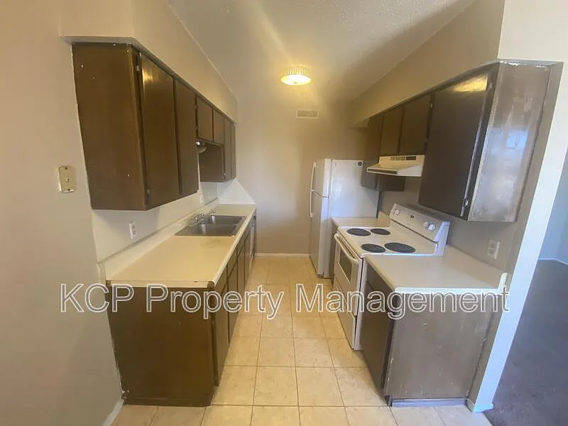 1 bed, 1.0 bath, 1000 sqft, $595 — Photo 4