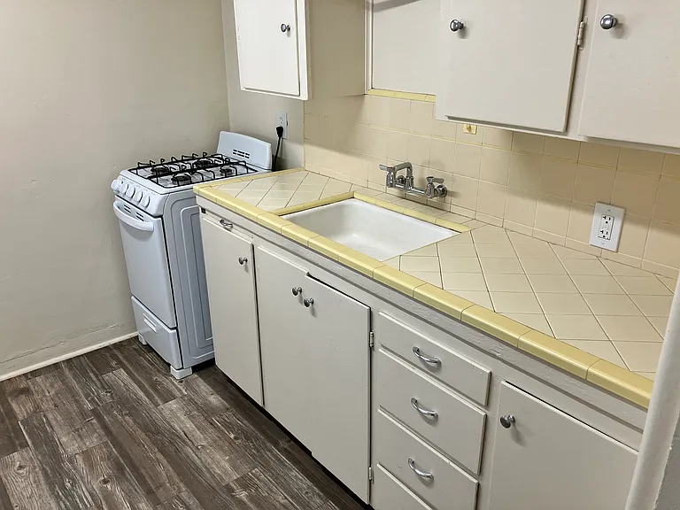 1913 Gold Ave SE #1 — Photo 10