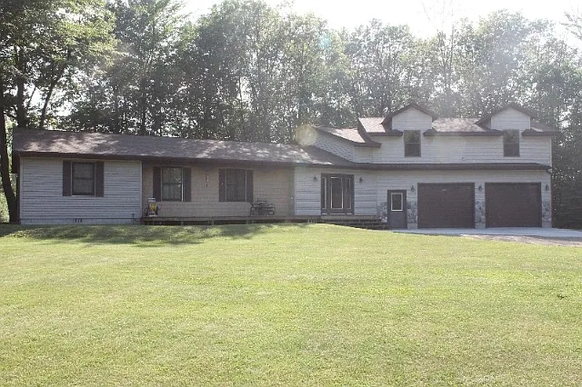 1910 E Erickson Rd photo 1