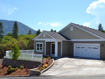 2121 SE Wyndham Way, Grants Pass, OR, 97527