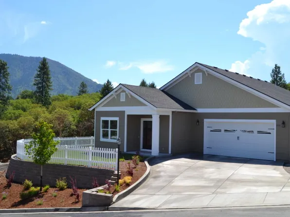 2121 SE Wyndham Way, Grants Pass, OR 97527