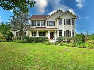 41 Mesa Dr, Bethany, CT 06524