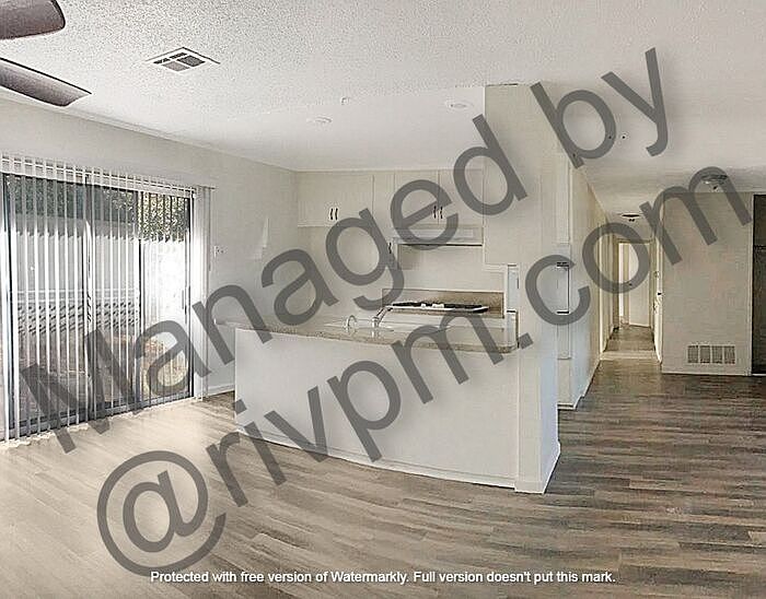 1st image of 429 Robinhood Ln