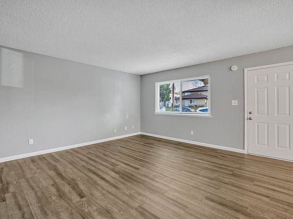 3rd image of 4601 Greenholme Dr APT 1