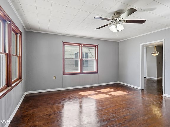 4th image of 216 S Ball St