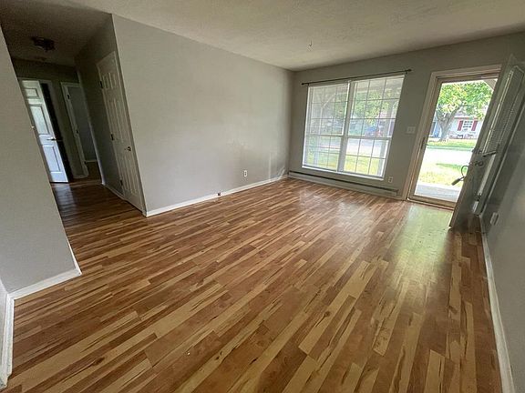 3rd image of 5249 Yucatan Dr