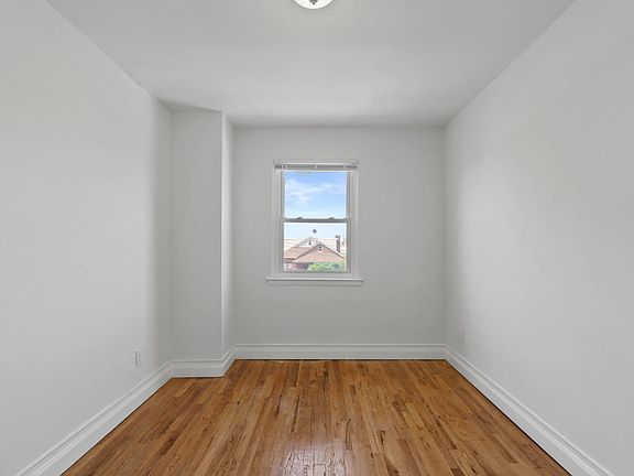 3rd image of 4103 Bronxwood Ave #W
