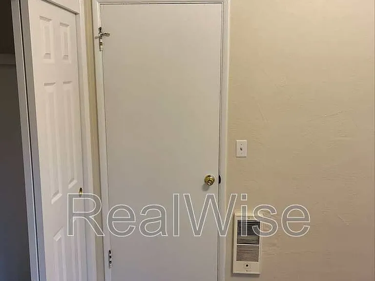 443 NE Baker Dr — Photo 12