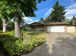 6377 F St, Springfield, OR 97478