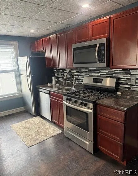 1 bed, 1.0 bath, 900 sqft, $1,300 — Photo 2