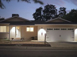 1105 Riviera Dr, Redding, CA 96001