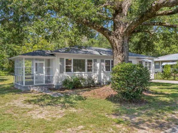 5589 Birch St, Milton, FL 32570