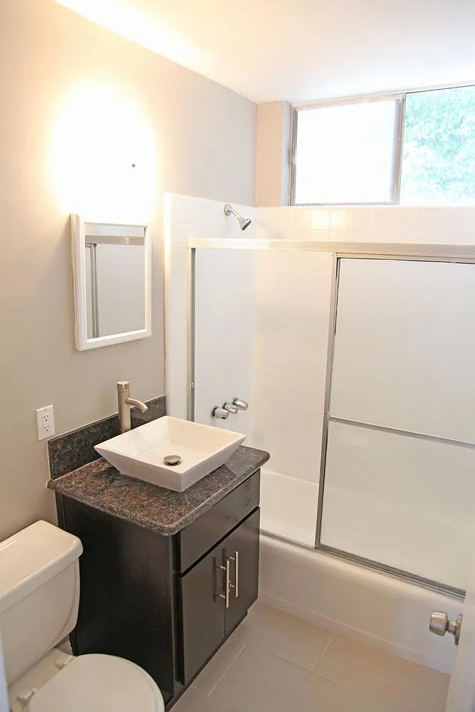 2 bed, 750 sqft, $2,488 — Photo 4
