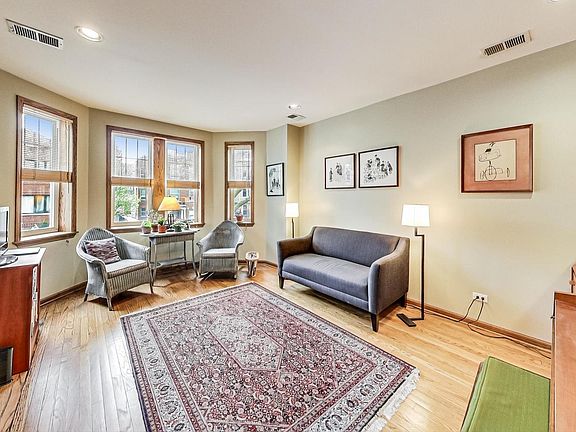 3rd image of 3319 N Bell Ave #1