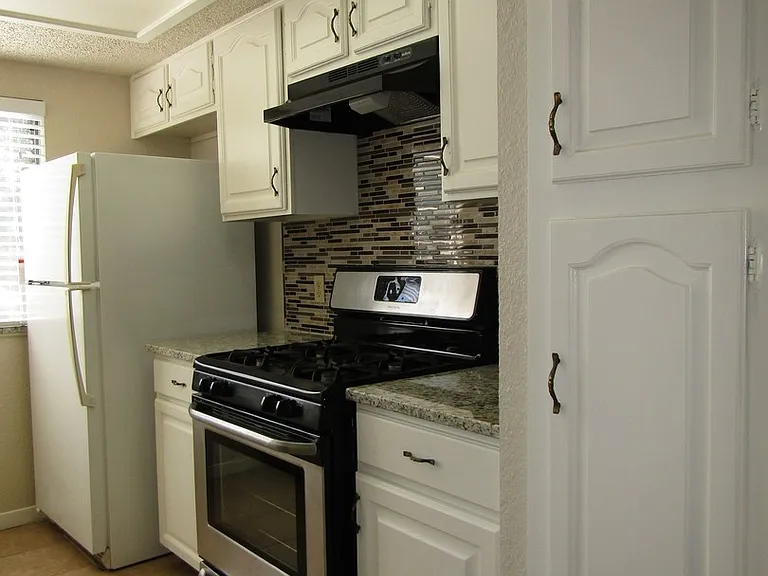 8325 Fathom Cir — Photo 11