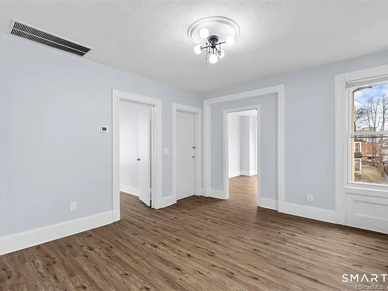 55 Admiral St #2 — Photo 4