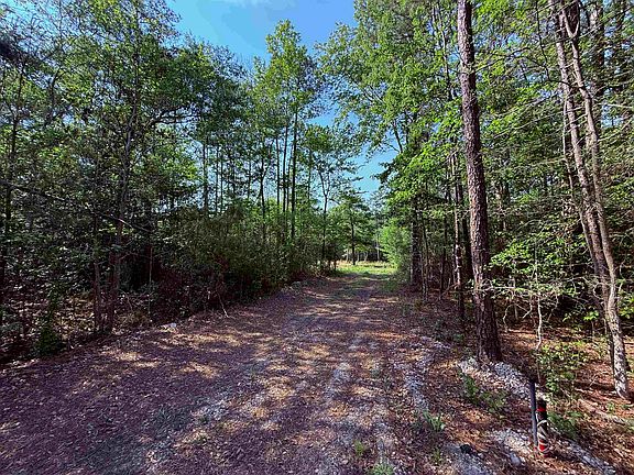 3rd image of 2400 Sunny Heights Rd.