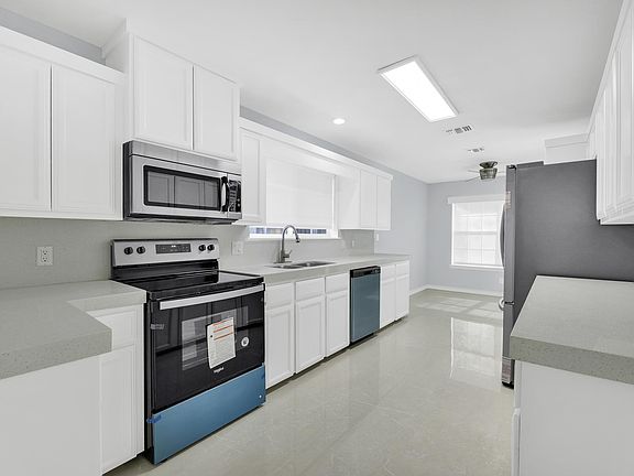 5th image of 2713 Umar Ave