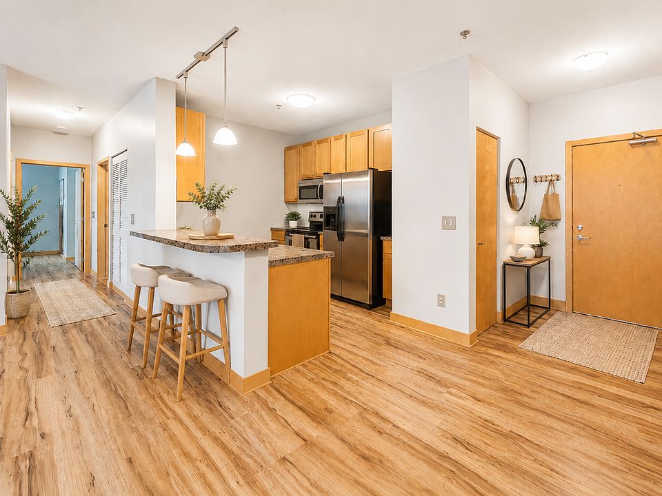 1st image of 2900 University Ave SE APT 300